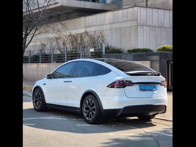 TESLA MODEL X - 2