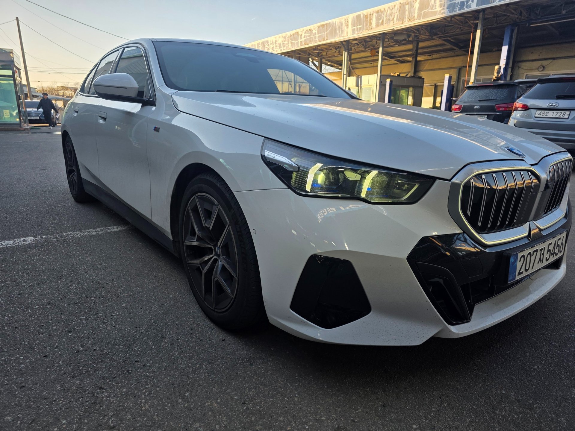 BMW 5 SERIES - View 1