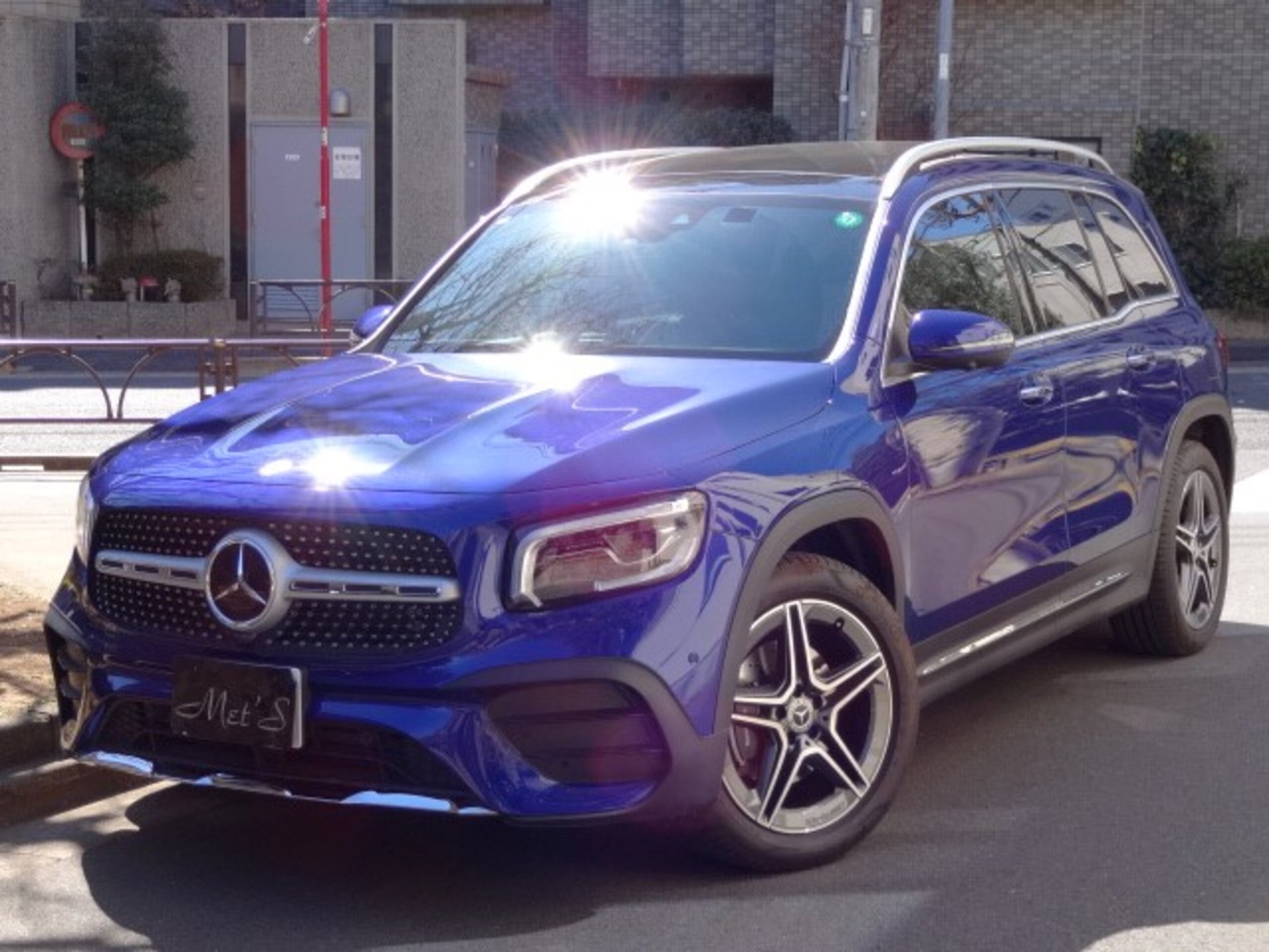 MERCEDES-BENZ GLB - View 1