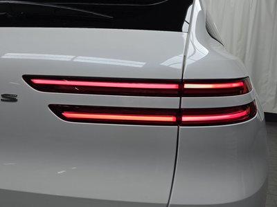 صورة 10 لـ 2024 Genesis GV70