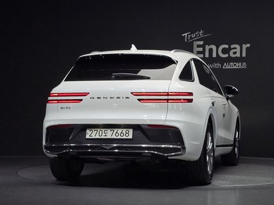 صورة 4 لـ 2024 Genesis GV70