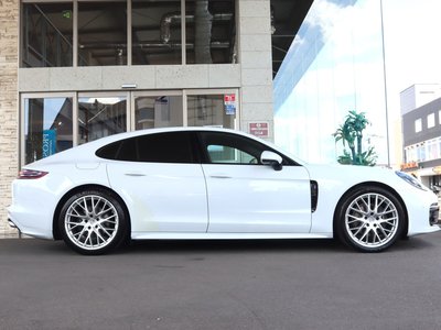 صورة 4 لـ 2019 Porsche PANAMERA