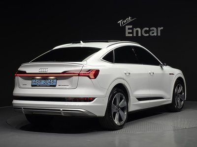 AUDI E-TRON - 3