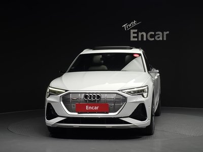 AUDI E-TRON - 2