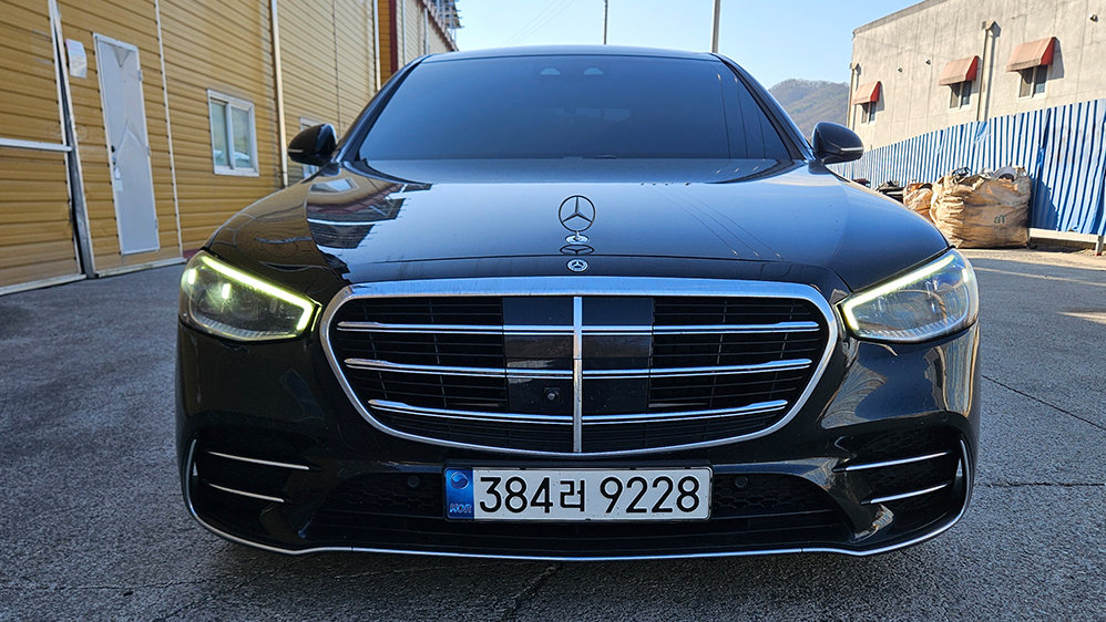 MERCEDES-BENZ S-CLASS - View 1
