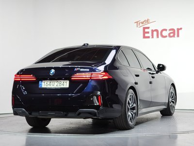 BMW 5 SERIES - 4