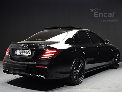 MERCEDES-BENZ E-CLASS - 4