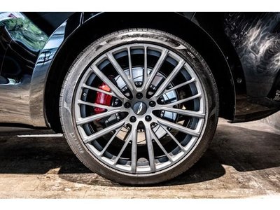 ASTON MARTIN DBX - 9