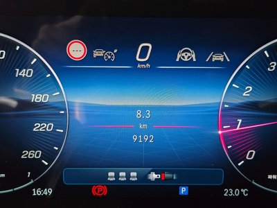 MERCEDES-BENZ GLC - 7