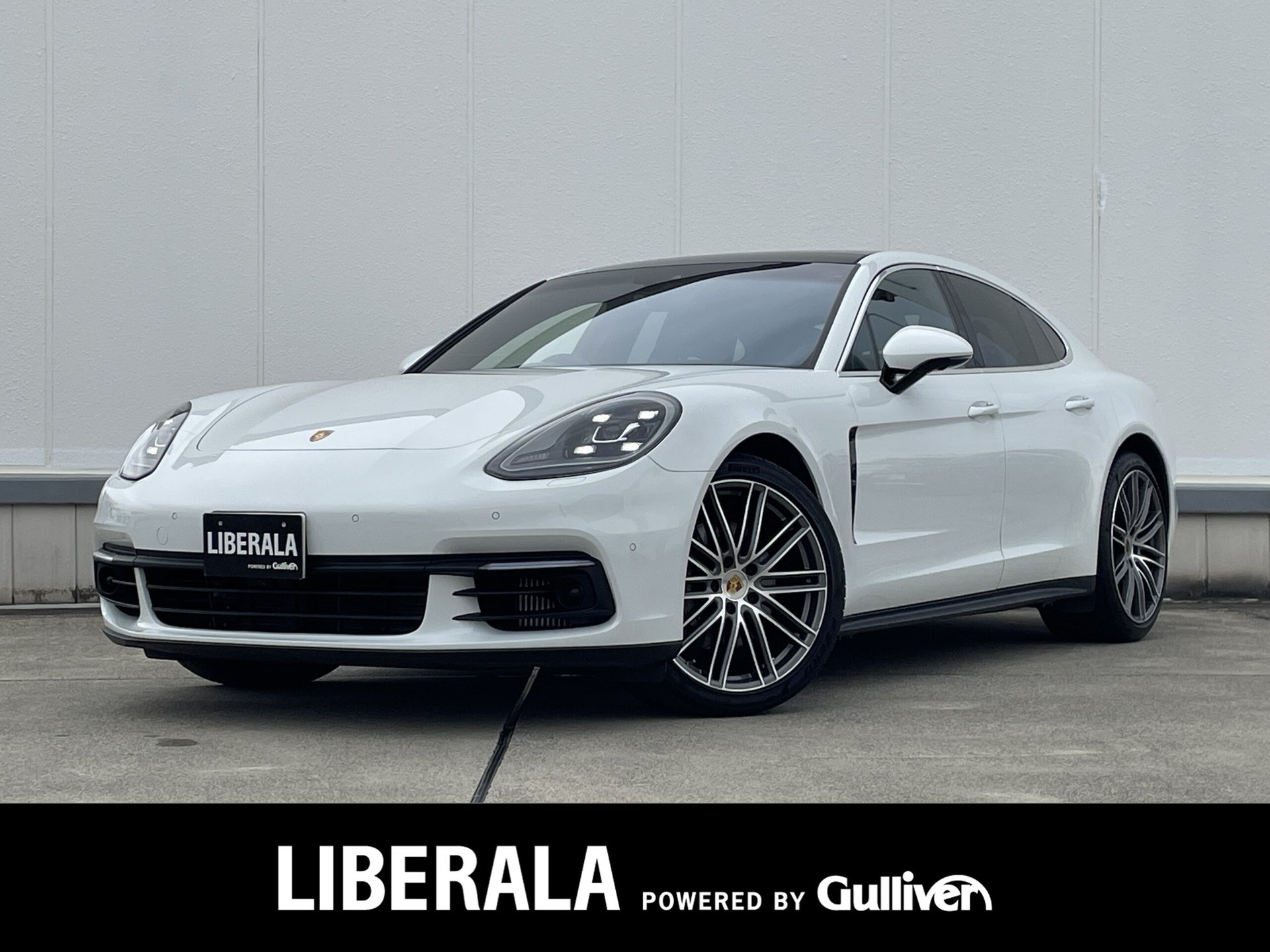 PORSCHE PANAMERA - View 1