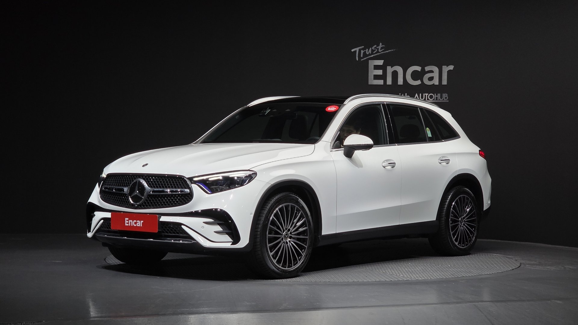 MERCEDES-BENZ GLC - View 1