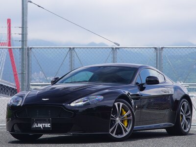ASTON MARTIN V12 VANTAGE