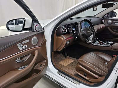 MERCEDES-BENZ E-CLASS - 10