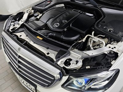 MERCEDES-BENZ E-CLASS - 7