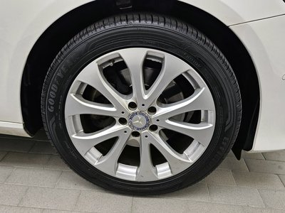 MERCEDES-BENZ E-CLASS - 6