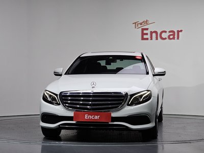 MERCEDES-BENZ E-CLASS - 2