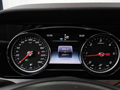 MERCEDES-BENZ E-CLASS - 8