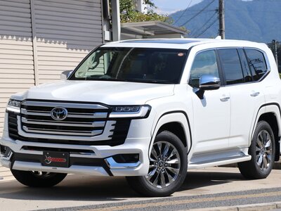 TOYOTA LAND CRUISER 300