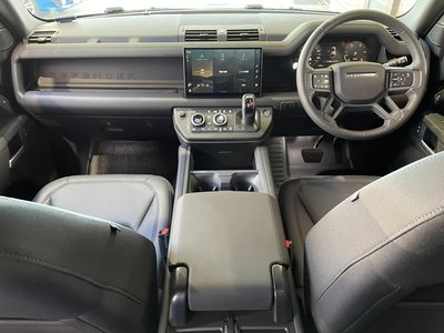 LAND ROVER DEFENDER - 4