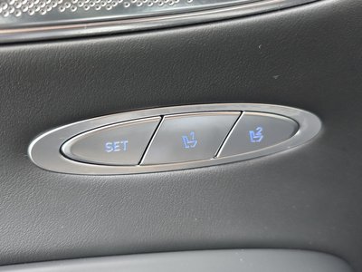2023 Genesis GV70 — миниатюра 34