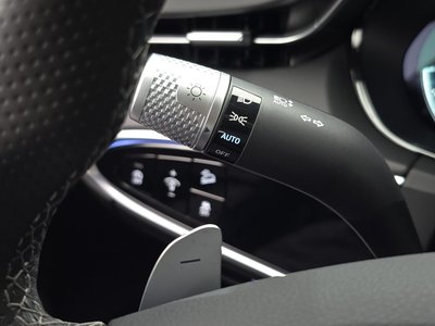 2023 Genesis GV70 — миниатюра 26