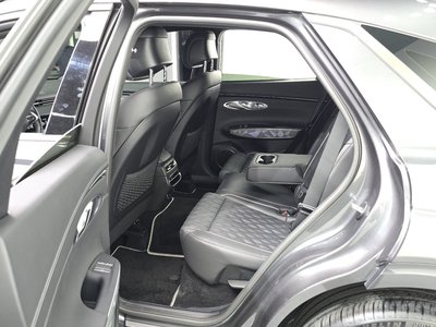 2023 Genesis GV70 — миниатюра 17