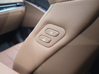2021 Genesis G80 (RG3) thumbnail 32