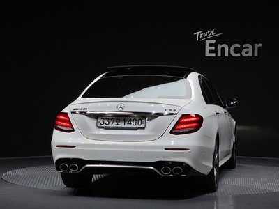 MERCEDES-BENZ E-CLASS - 4