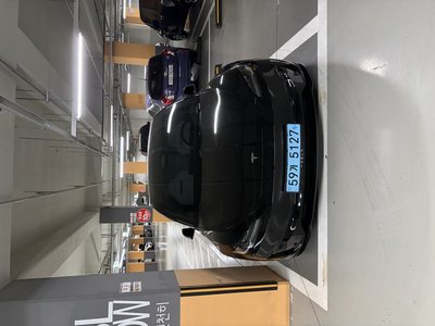 TESLA MODEL 3 - 1