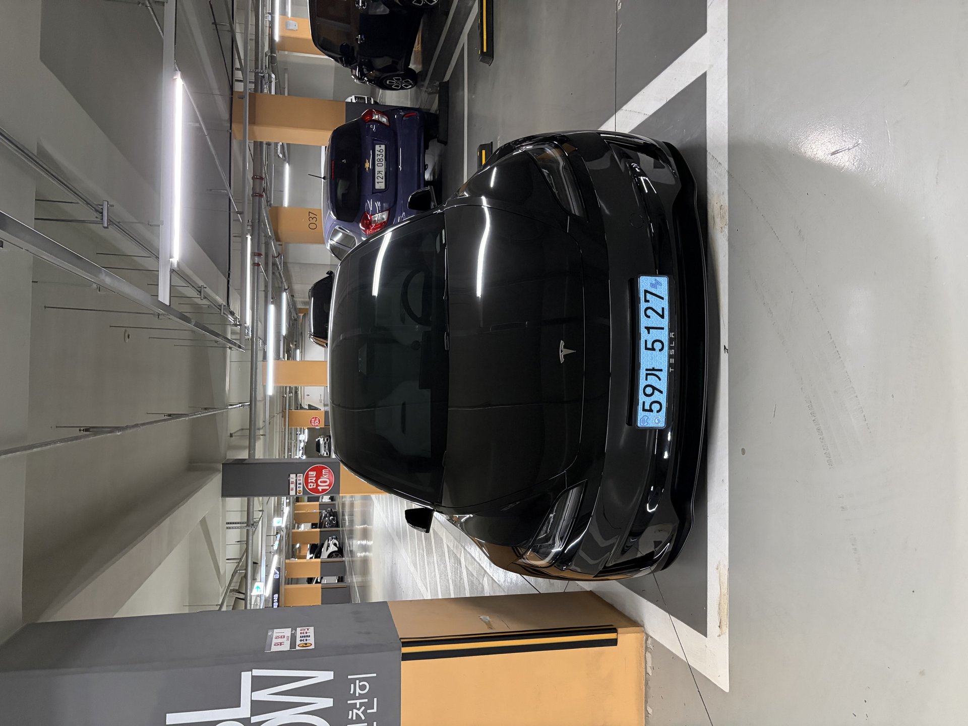 TESLA MODEL 3 - View 1