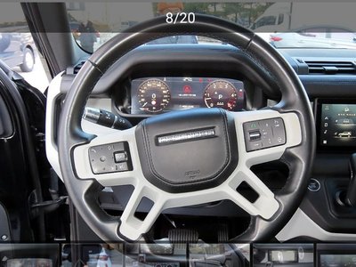 LAND ROVER DEFENDER - 8