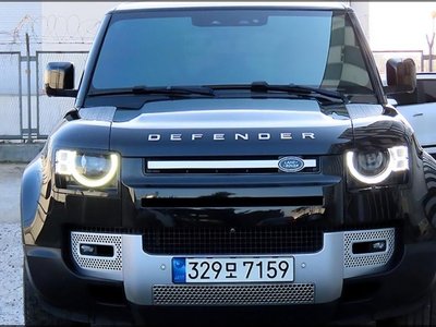 LAND ROVER DEFENDER - 1