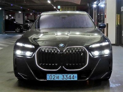 BMW I7 - 4