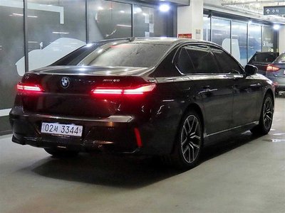 BMW I7 - 3