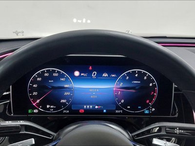 MERCEDES-BENZ E-CLASS - 8