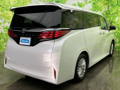 2025 Toyota ALPHARD photo 3