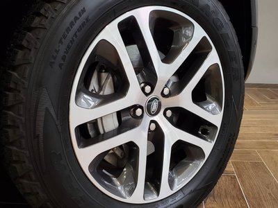 LAND ROVER DEFENDER - 4