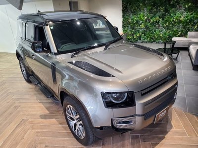 LAND ROVER DEFENDER - 6