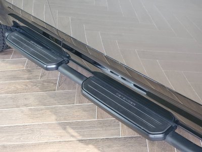 LAND ROVER DEFENDER - 10