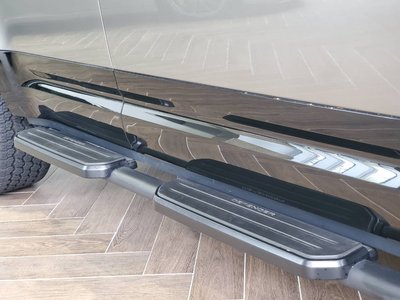 LAND ROVER DEFENDER - 9