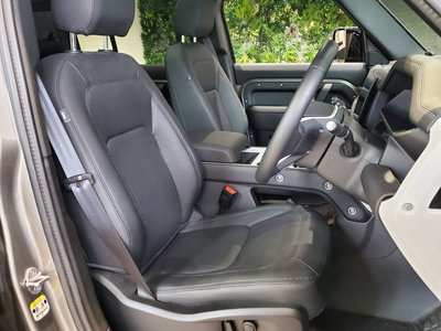 LAND ROVER DEFENDER - 3