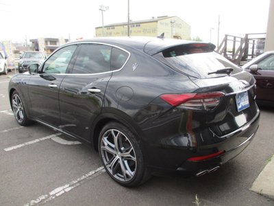 2023 Maserati LEVANTE thumbnail 32
