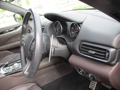2023 Maserati LEVANTE thumbnail 38