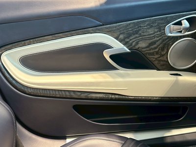 2021 Aston Martin DB11 VOLANTE — миниатюра 22