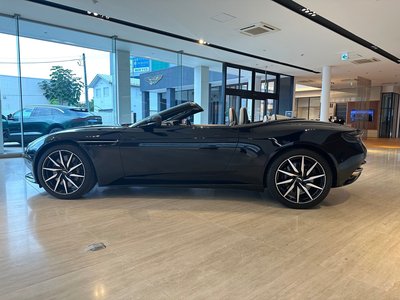2021 Aston Martin DB11 VOLANTE — миниатюра 37