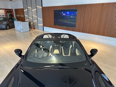 2021 Aston Martin DB11 VOLANTE — миниатюра 36