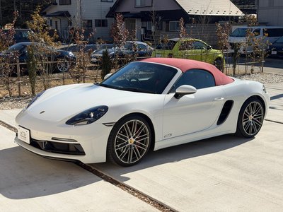 PORSCHE 718 - 8