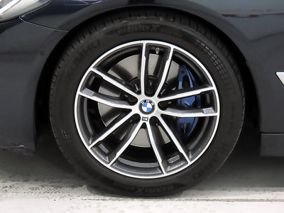 2021 BMW 5 SERIES photo 6