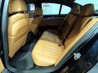 2021 BMW 5 SERIES thumbnail 11