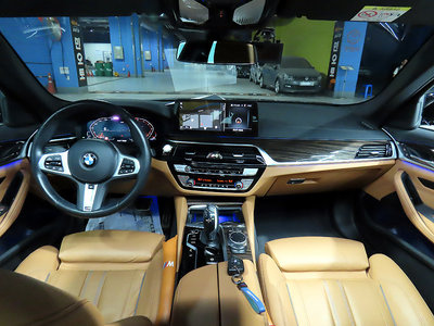 2021 BMW 5 SERIES photo 5